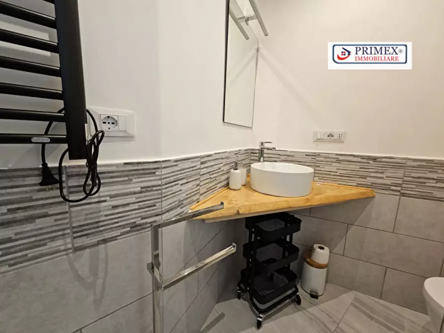 Immagine 34 di Camera in affitto  a Roma