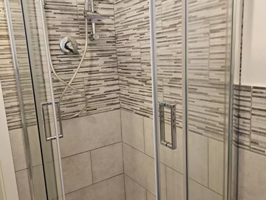 Immagine 43 di Camera in affitto  a Roma