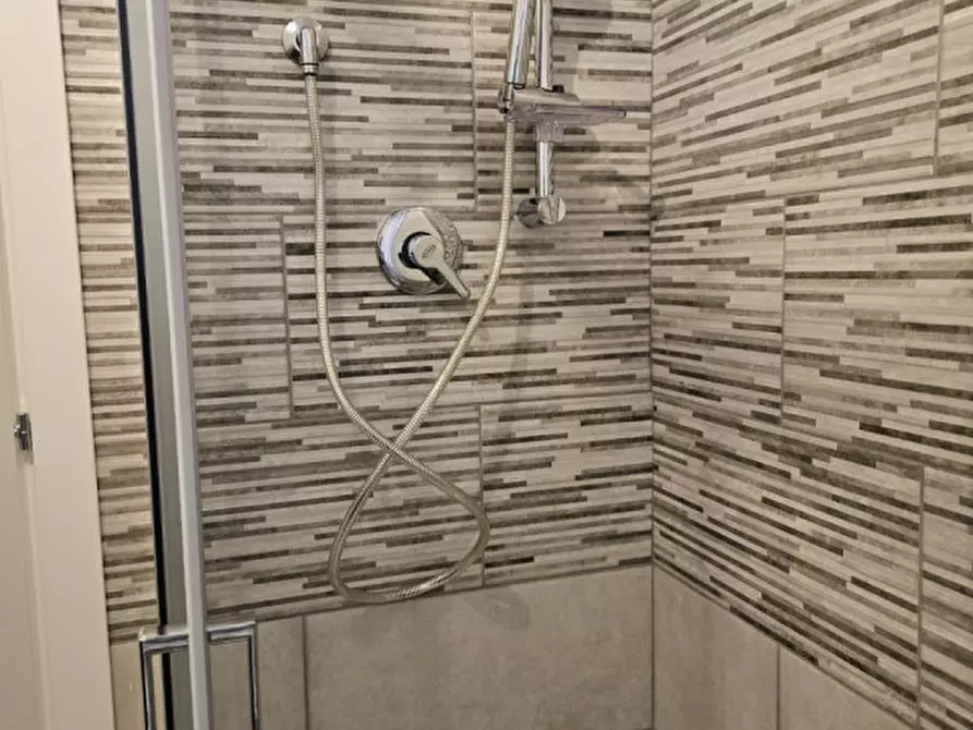 Immagine 44 di Camera in affitto  a Roma