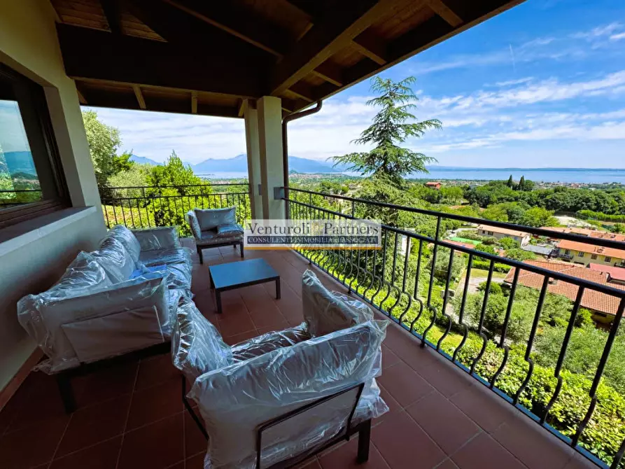 Immagine 2 di Villa in vendita  in Via S. Albano a Soiano Del Lago