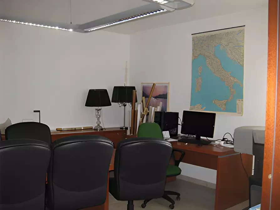 Immagine 2 di Ufficio in vendita  in Via toscana a San Teodoro