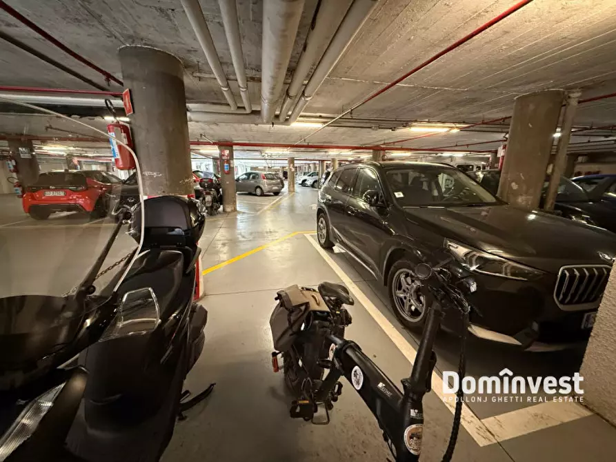 Immagine 4 di Posto auto in vendita  in Via Arcione a Roma