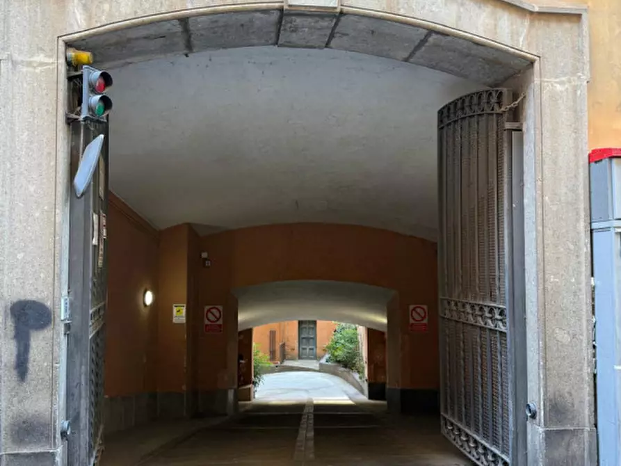 Immagine 5 di Posto auto in vendita  in Via Arcione a Roma