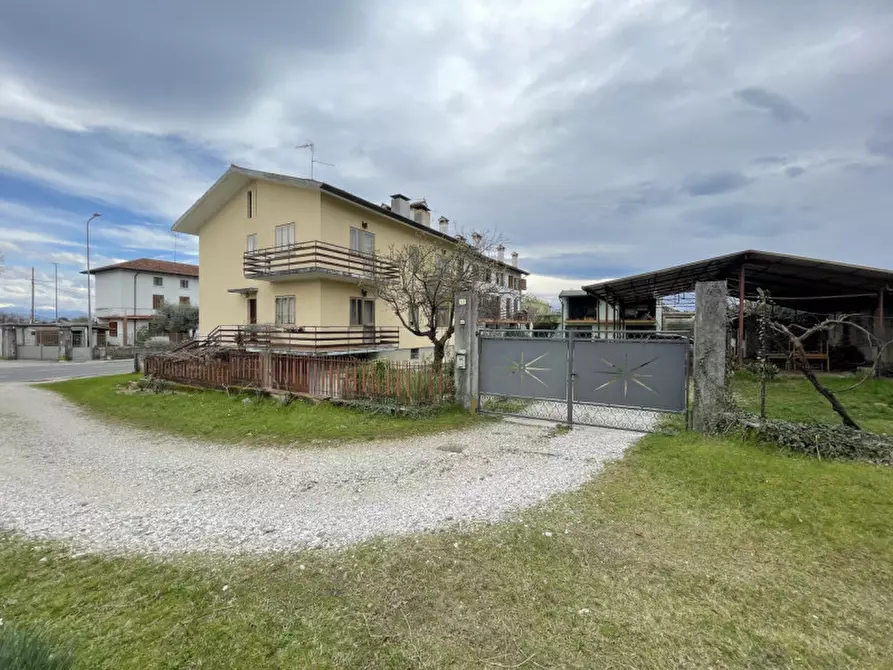 Immagine 3 di Appartamento in vendita  in Via Buttrio 129 a Udine