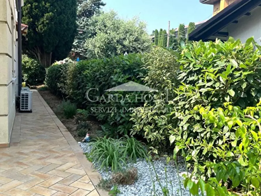 Immagine 5 di Appartamento in affitto  in Via Sirmione a Desenzano Del Garda