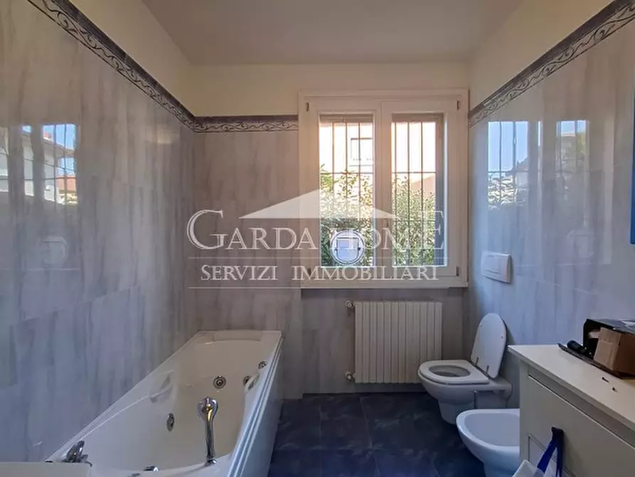 Immagine 17 di Appartamento in affitto  in Via Sirmione a Desenzano Del Garda