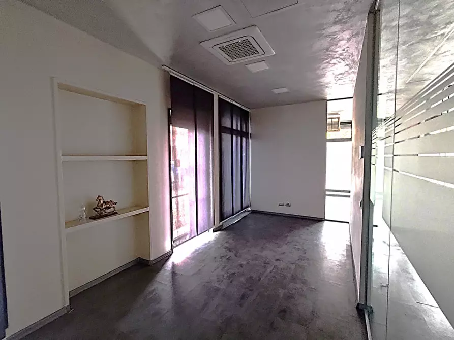 Immagine 4 di Negozio in vendita  in via Roma 48 Ponte San Nicolò a Ponte San Nicolò