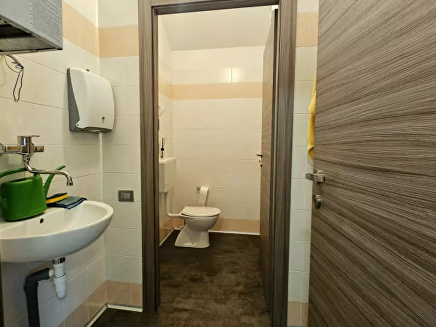 Immagine 6 di Negozio in vendita  in via Roma 48 Ponte San Nicolò a Ponte San Nicolò