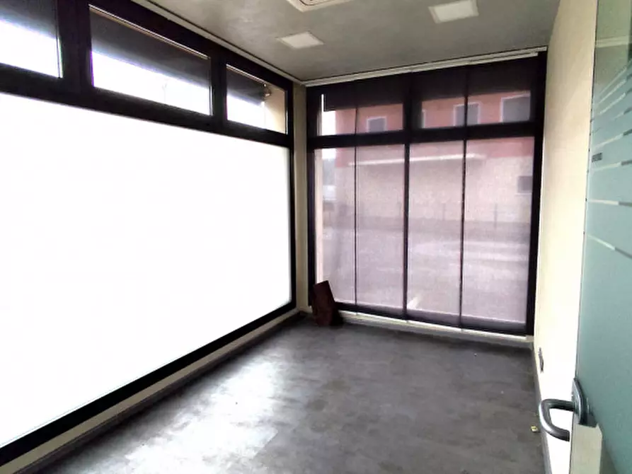 Immagine 8 di Negozio in vendita  in via Roma 48 Ponte San Nicolò a Ponte San Nicolò