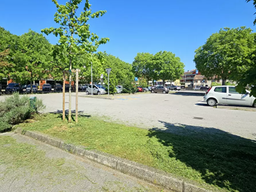 Immagine 15 di Negozio in vendita  in via Roma 48 Ponte San Nicolò a Ponte San Nicolò