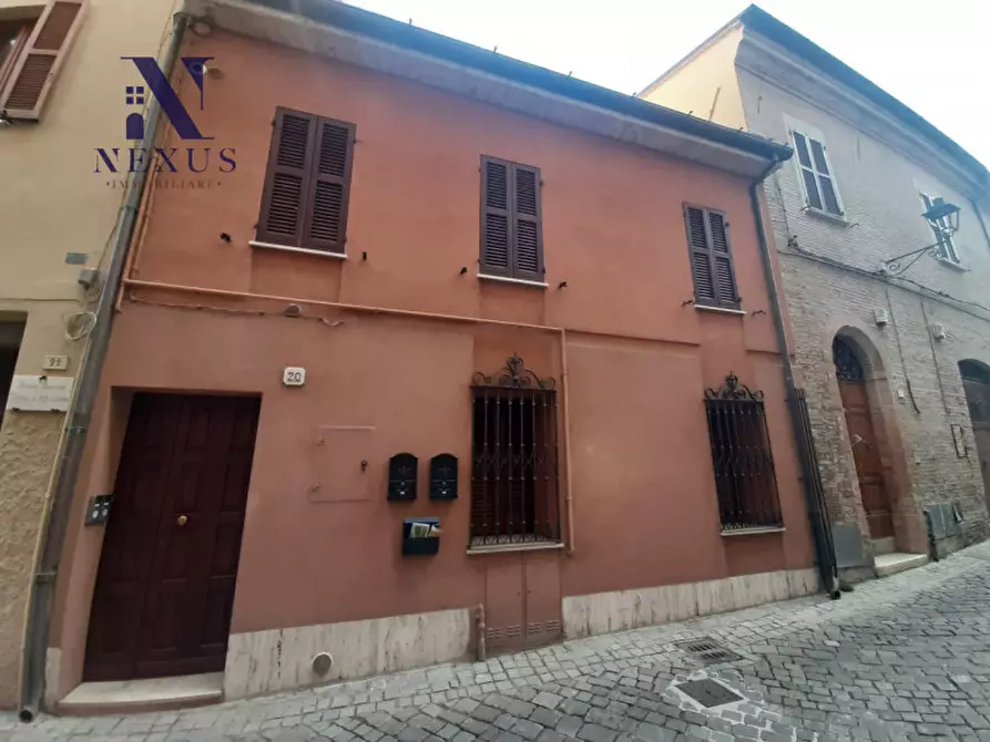 Immagine 15 di Casa indipendente in vendita  a Fano