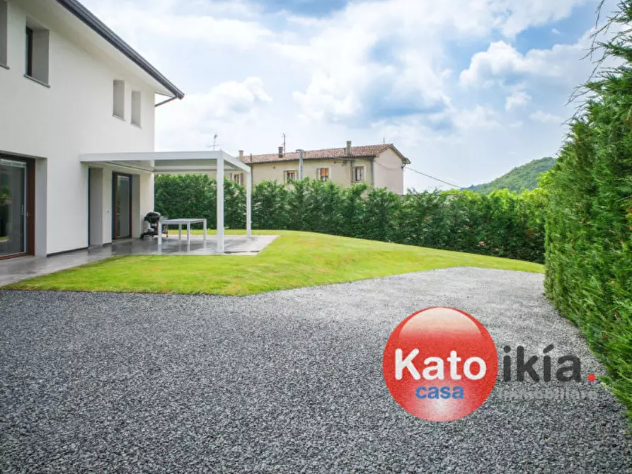 Immagine 3 di Villa in vendita  a Castelgomberto