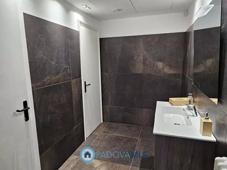 Immagine 7 di Ufficio in affitto  in VIA DELLA NAVIGAZIONE INTERNA a Padova