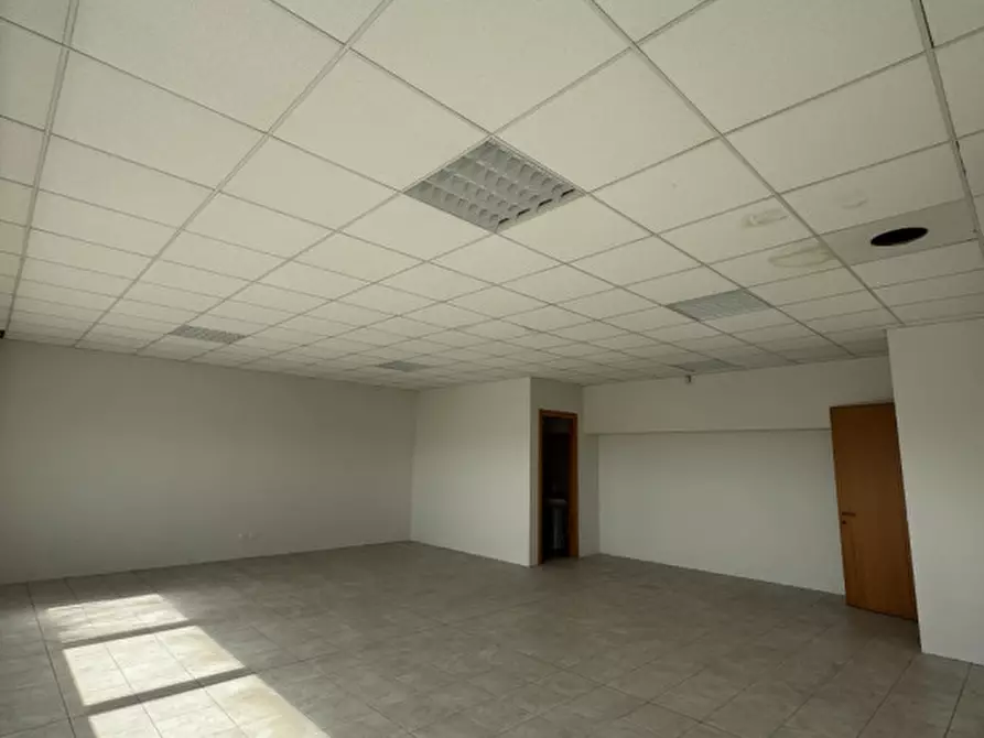 Immagine 3 di Ufficio in affitto  in Via Bretella a Roveredo In Piano