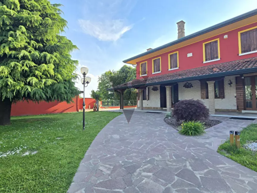 Immagine 1 di Casa indipendente in vendita  a Campagna Lupia