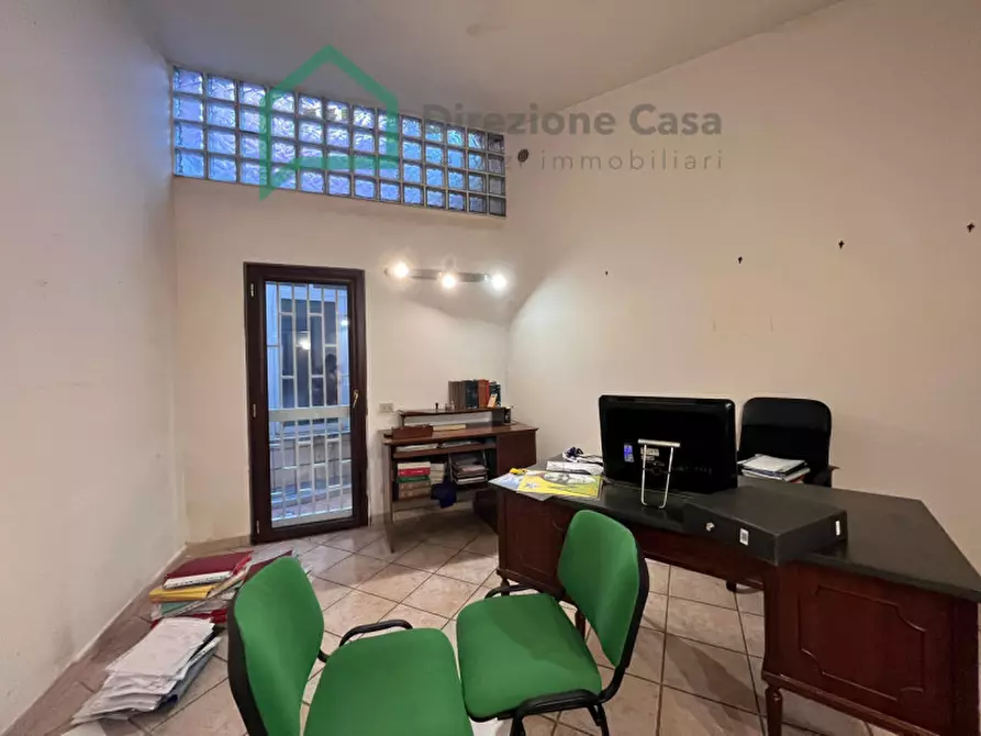 Immagine 8 di Ufficio in affitto  in VIA FORIA a Napoli