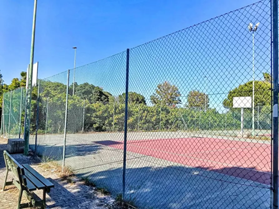 Immagine 3 di Ufficio in vendita  in V. Simone Renda, 73023 Lizzanello LE, Italia a Lizzanello