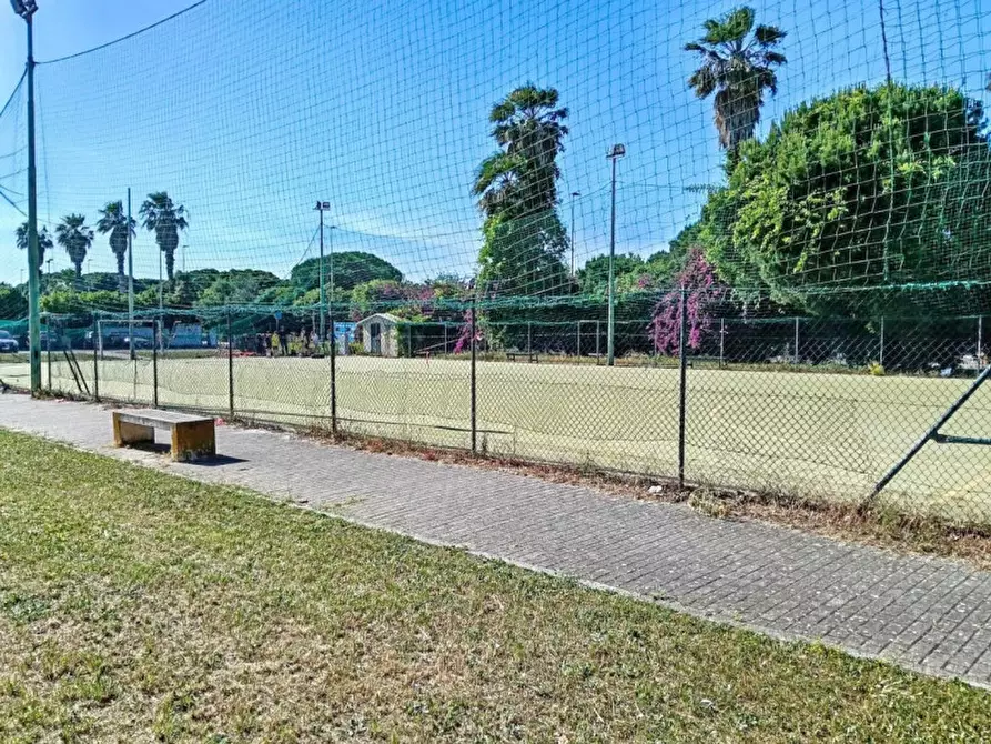 Immagine 5 di Ufficio in vendita  in V. Simone Renda, 73023 Lizzanello LE, Italia a Lizzanello