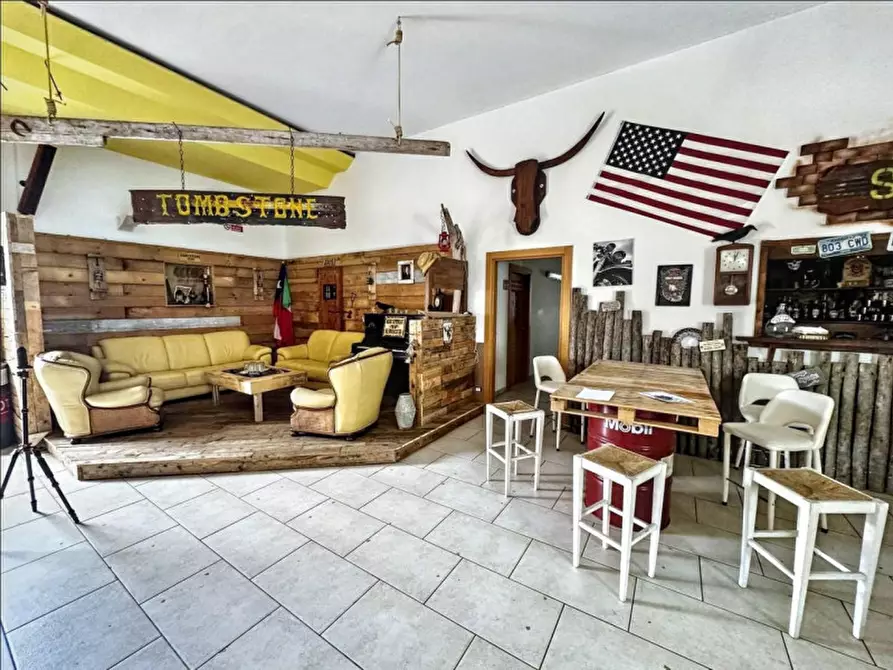 Immagine 11 di Ufficio in vendita  in V. Simone Renda, 73023 Lizzanello LE, Italia a Lizzanello