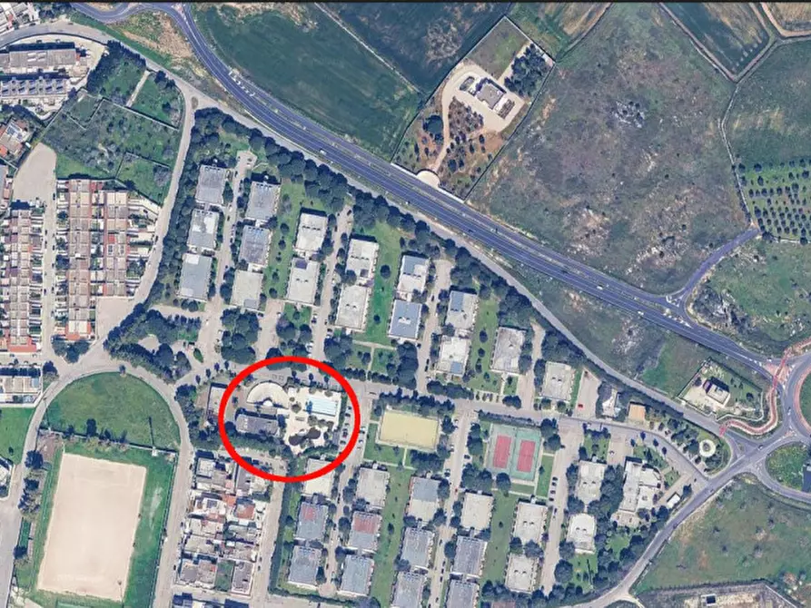 Immagine 15 di Ufficio in vendita  in V. Simone Renda, 73023 Lizzanello LE, Italia a Lizzanello