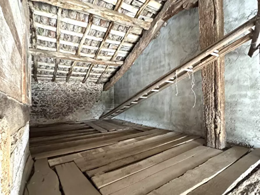 Immagine 17 di Rustico / casale in vendita  in Costa D'Olio a Colceresa