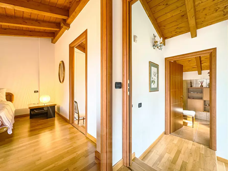 Immagine 18 di Villa in vendita  in Via per Colazza 24 a Meina