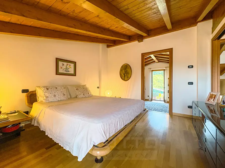 Immagine 24 di Villa in vendita  in Via per Colazza 24 a Meina