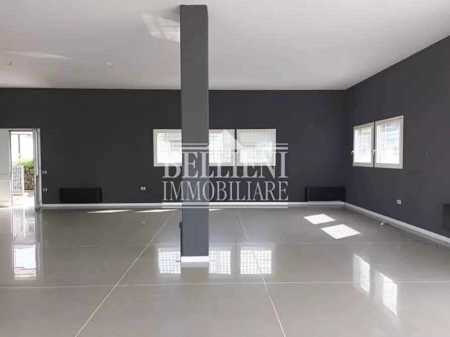 Immagine 5 di Negozio in affitto  in Via Roma a Torri Di Quartesolo