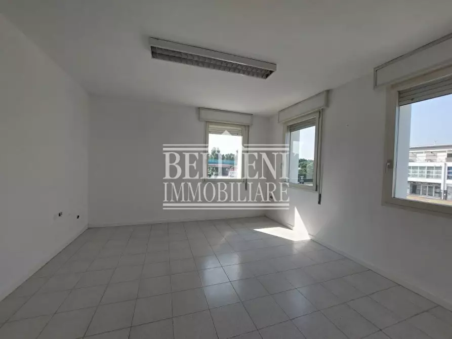 Immagine 1 di Ufficio in affitto  in Via Roma a Torri Di Quartesolo