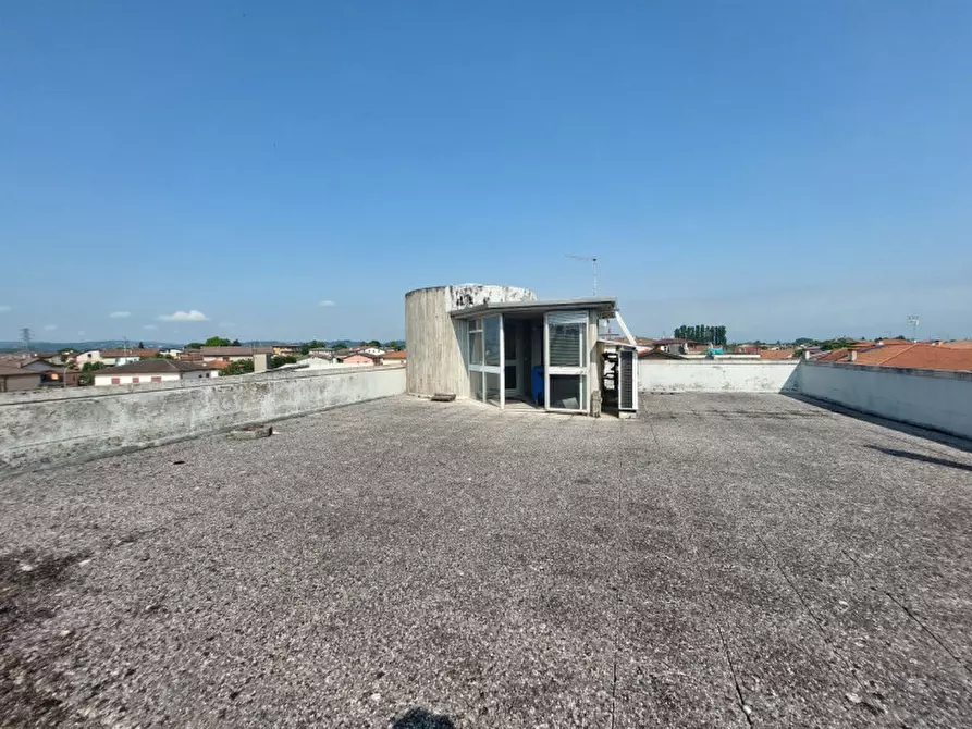Immagine 4 di Ufficio in affitto  in Via Roma a Torri Di Quartesolo