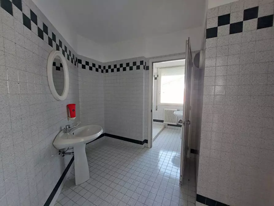 Immagine 5 di Ufficio in affitto  in Via Roma a Torri Di Quartesolo