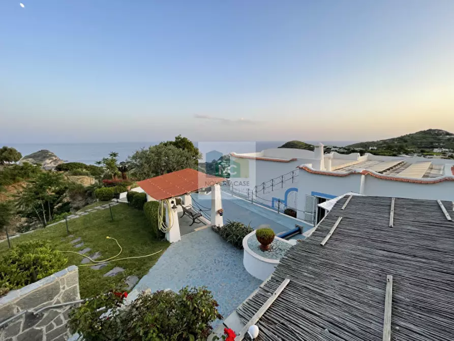 Immagine 47 di Villa in vendita  in via pezzachiana a Serrara Fontana