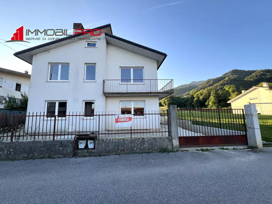 Immagine 1 di Casa indipendente in vendita  in Via F. Gualtieri a Schio
