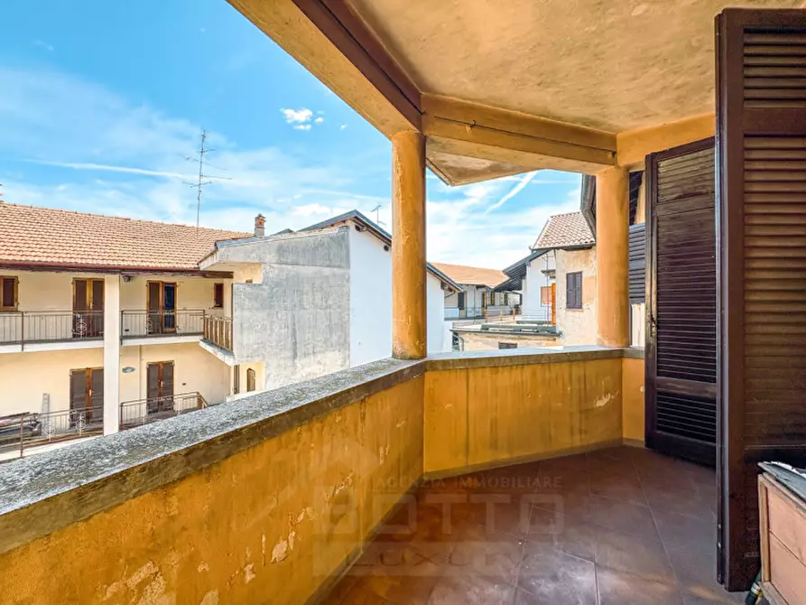 Immagine 19 di Appartamento in vendita  in piazza vittorio veneteo 49 a Invorio