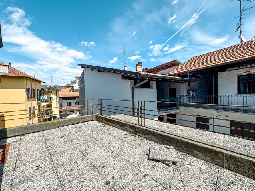 Immagine 22 di Appartamento in vendita  in piazza vittorio veneteo 49 a Invorio