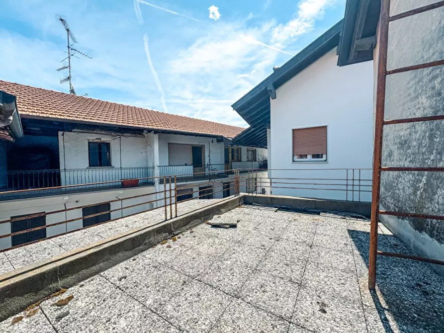 Immagine 23 di Appartamento in vendita  in piazza vittorio veneteo 49 a Invorio