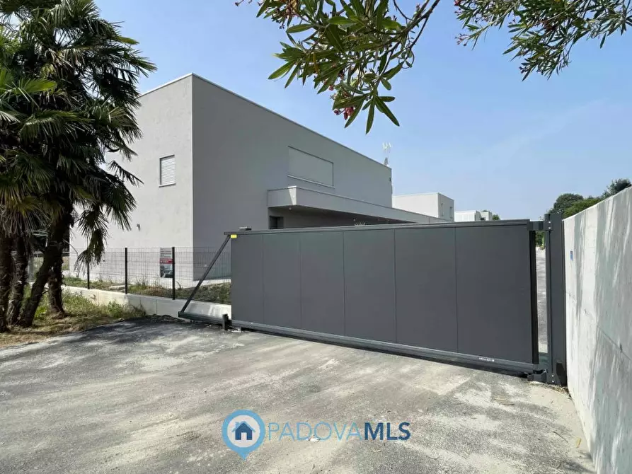 Immagine 1 di Casa bifamiliare in vendita  a Selvazzano Dentro