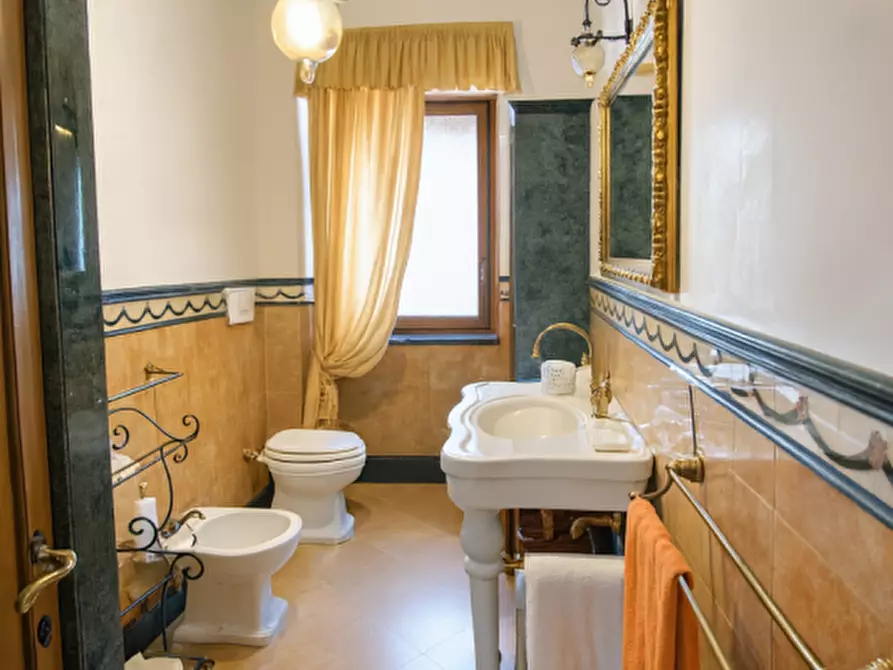 Immagine 22 di Appartamento in vendita  in Viale dei Colli Portuensi a Roma