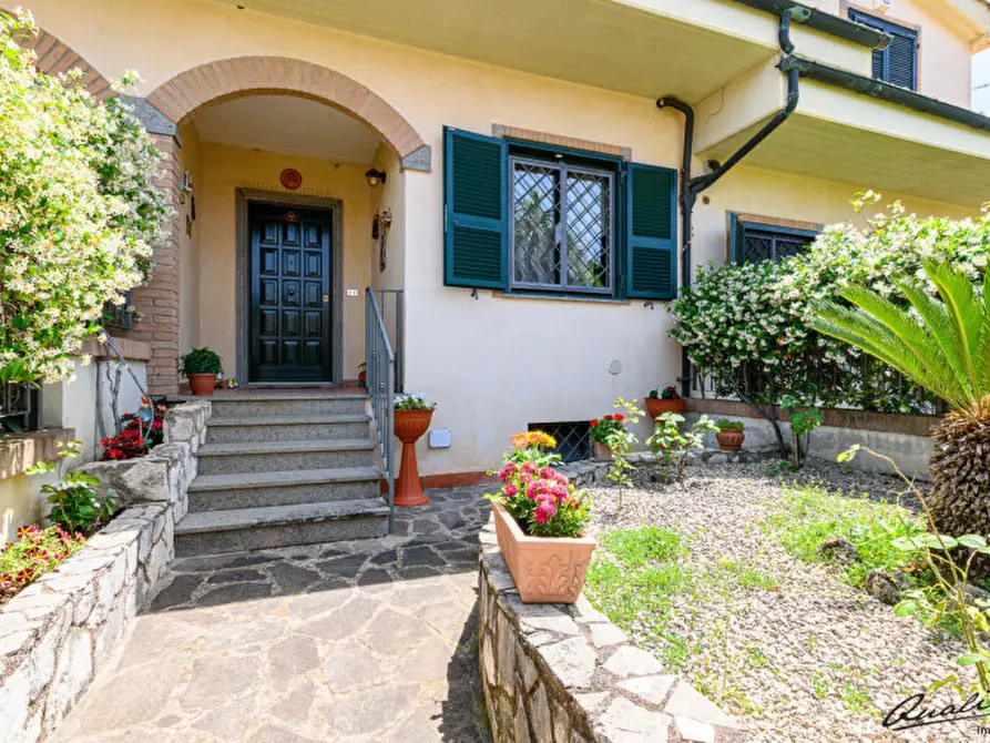 Immagine 1 di Villa in vendita  in via Irlanda a Guidonia Montecelio