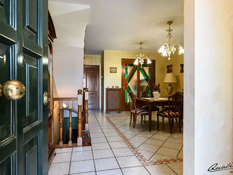 Immagine 2 di Villa in vendita  in via Irlanda a Guidonia Montecelio