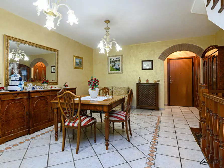 Immagine 7 di Villa in vendita  in via Irlanda a Guidonia Montecelio