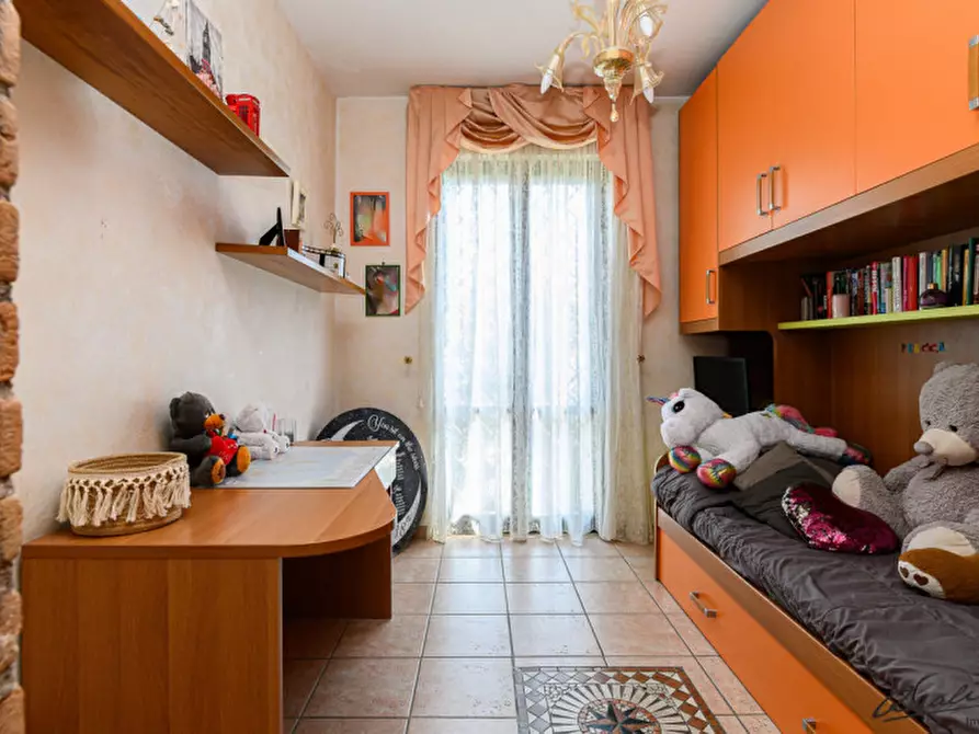 Immagine 8 di Villa in vendita  in via Irlanda a Guidonia Montecelio