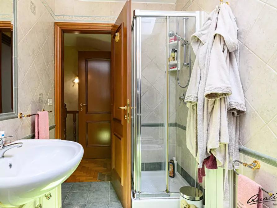 Immagine 16 di Villa in vendita  in via Irlanda a Guidonia Montecelio