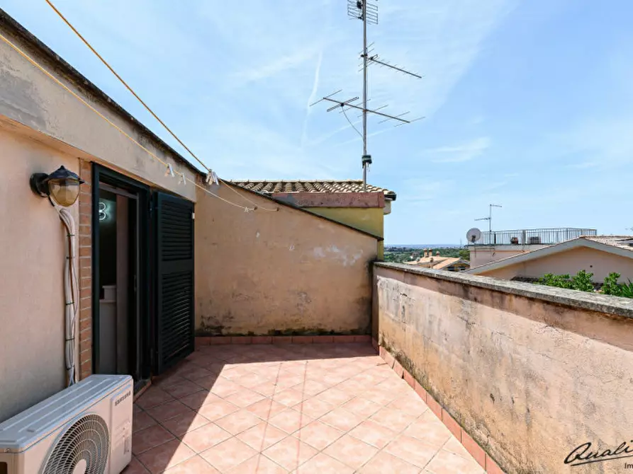 Immagine 21 di Villa in vendita  in via Irlanda a Guidonia Montecelio