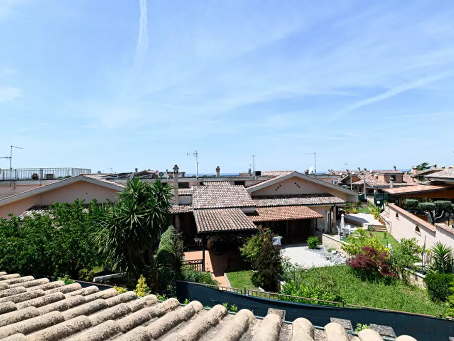 Immagine 22 di Villa in vendita  in via Irlanda a Guidonia Montecelio