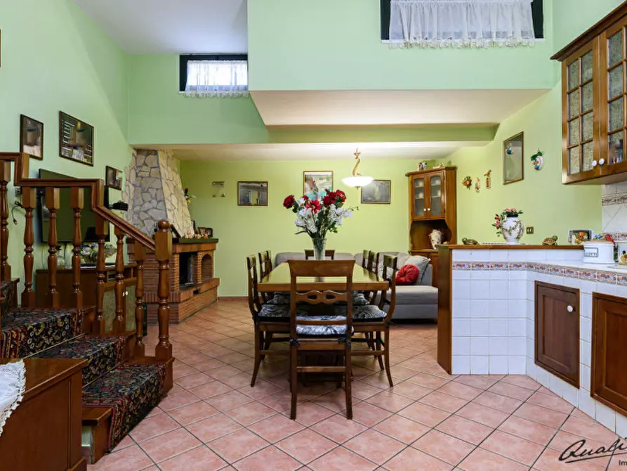 Immagine 25 di Villa in vendita  in via Irlanda a Guidonia Montecelio