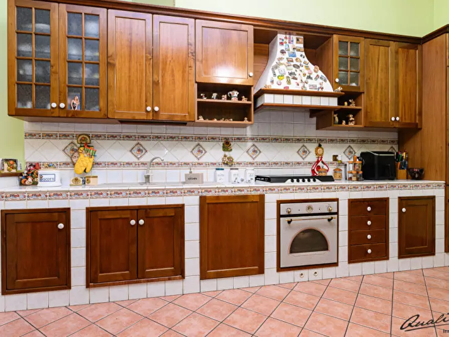 Immagine 28 di Villa in vendita  in via Irlanda a Guidonia Montecelio