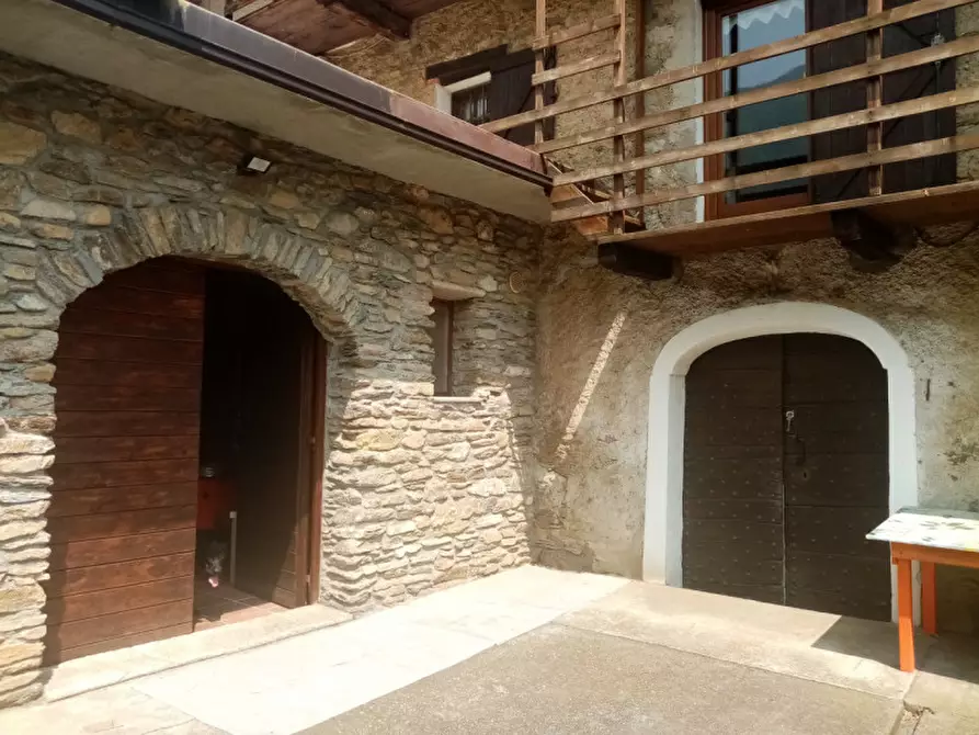 Immagine 2 di Attività commerciale in vendita  in Regione Colfacero 3 a Gravere