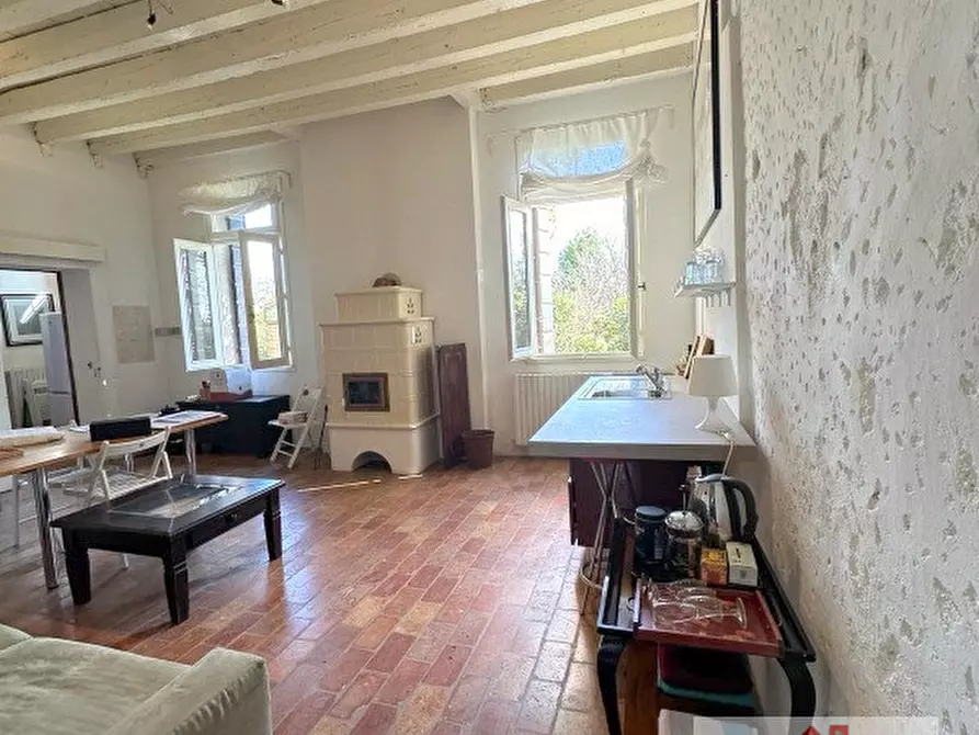 Immagine 1 di Villa in vendita  a Volpago Del Montello