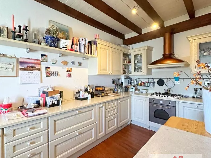 Immagine 11 di Villa in vendita  a Volpago Del Montello